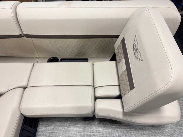 2026 Bennington 22MSB - SPS - Blackout US-ETWS0123L526 [photo 7]